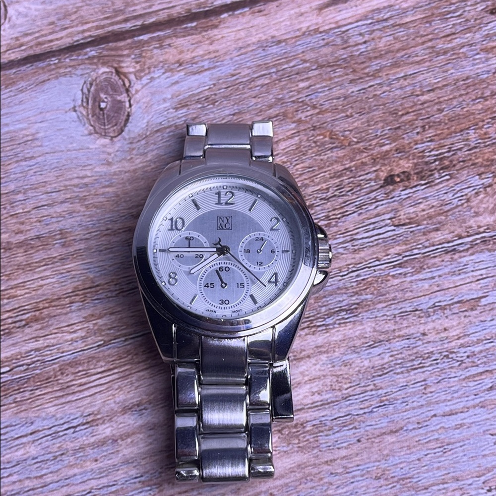 NY&Co Women's Silver Watch- New needs a battery - Picture 9 of 10
